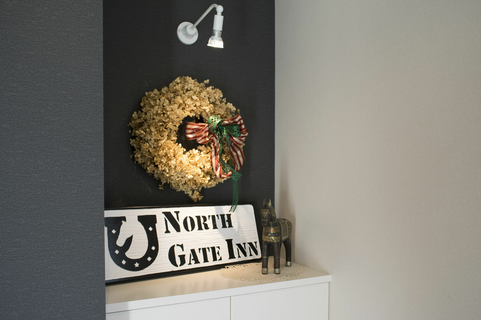 North Gate Inn Abira Buitenkant foto