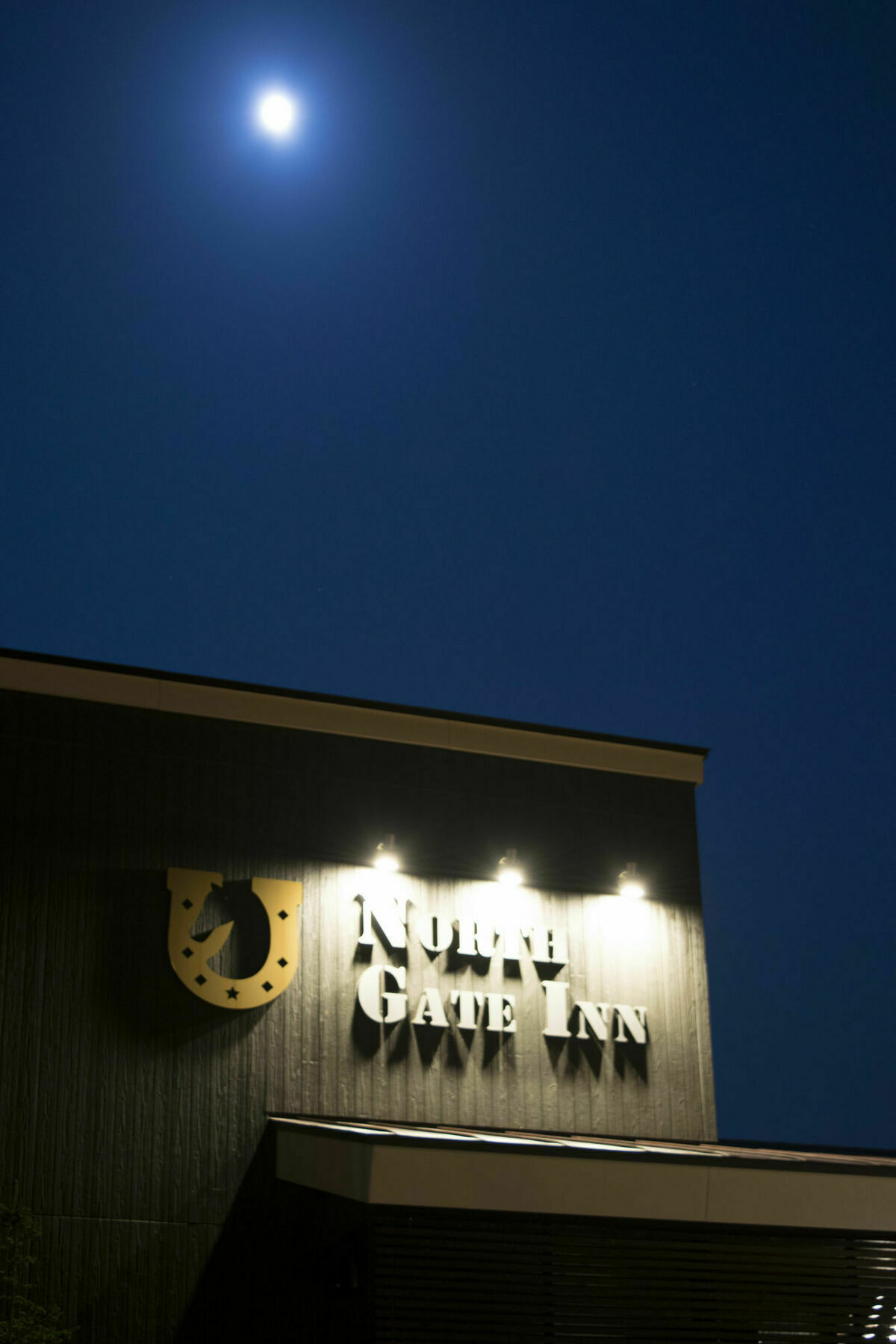 North Gate Inn Abira Buitenkant foto